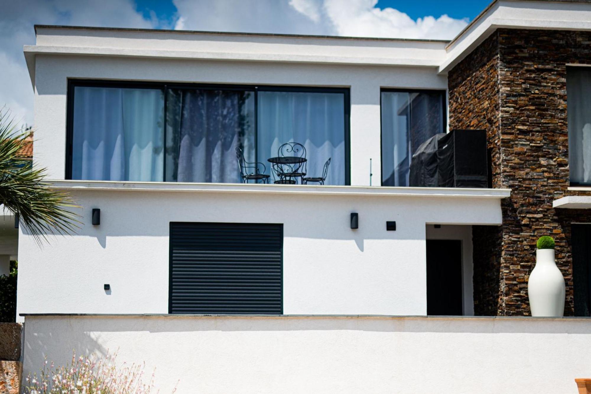 Apartment De Caractere Avec Jacuzzi Frejus